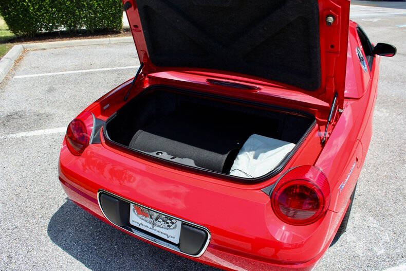 2002 Ford Thunderbird Deluxe