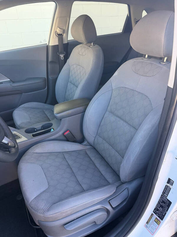 2017 Kia Niro LX