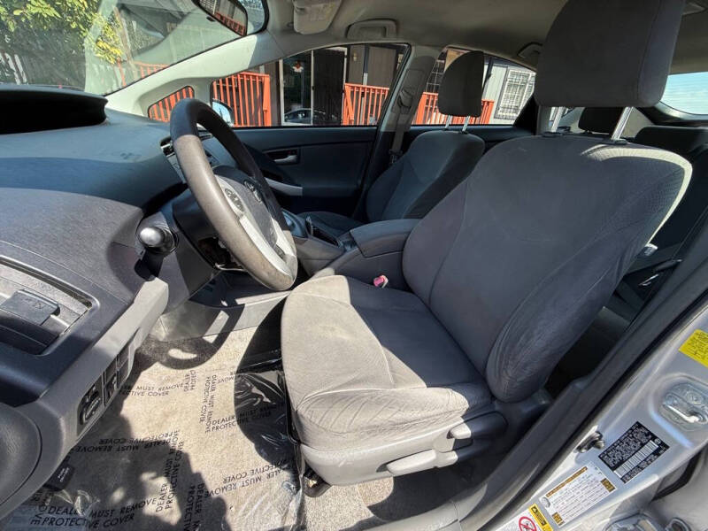 2010 Toyota Prius III