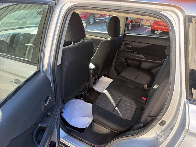 2014 Mitsubishi Outlander ES