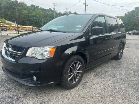 2017 Dodge Grand Caravan for sale at BHT Motors LLC in Imperial MO