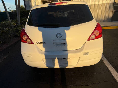 2010 Nissan Versa 1.8 SL