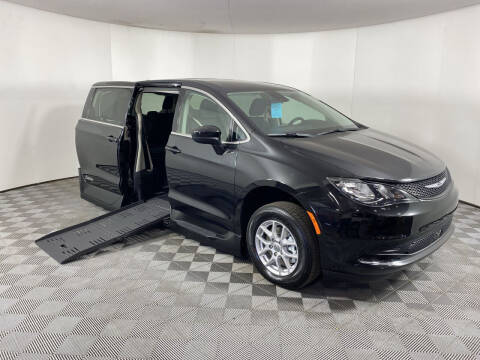 2022 Chrysler Voyager