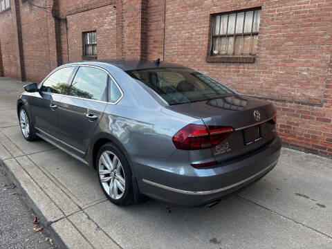 2017 Volkswagen Passat 1.8T SEL Premium