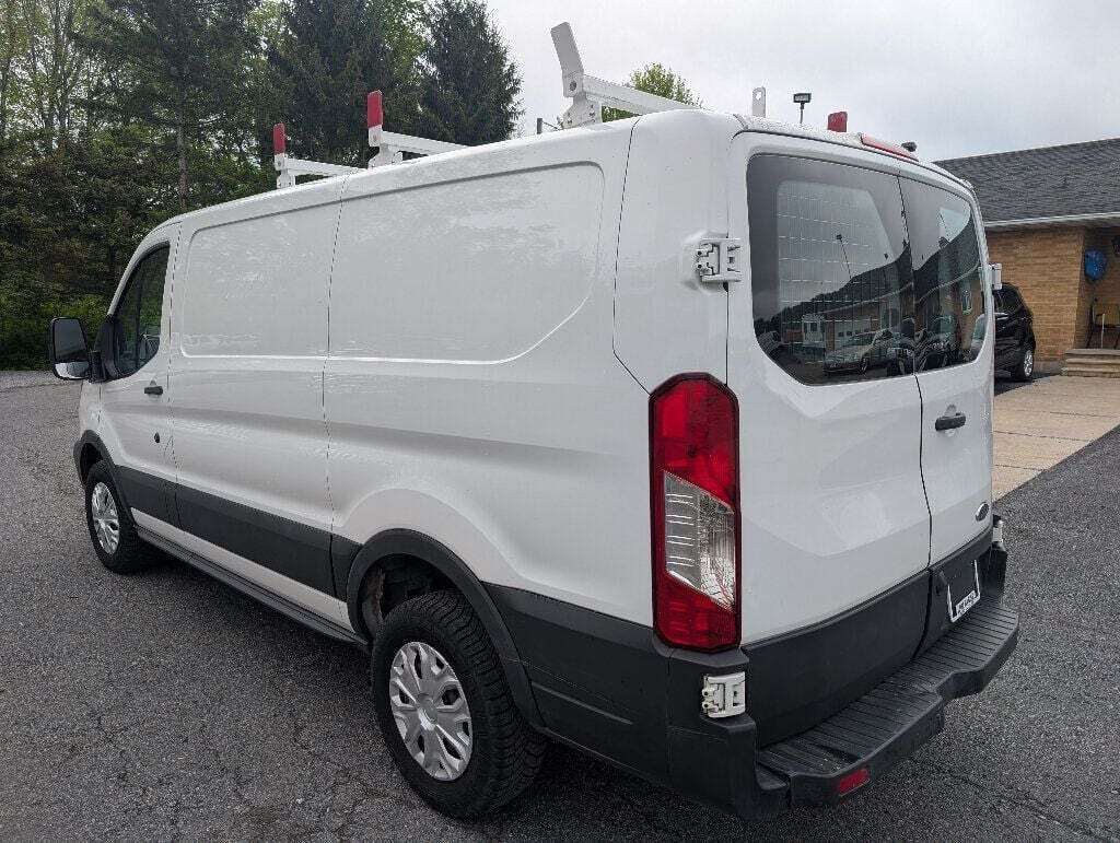 2017 Ford Transit 5