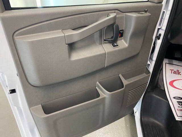 2025 Chevrolet Express 2500