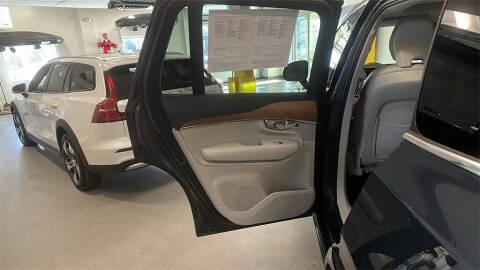 2022 Volvo XC90 T6 Momentum 7-Passenger