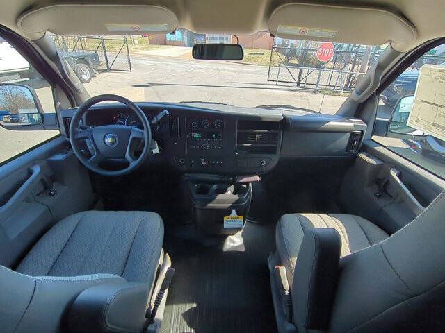 2025 Chevrolet Express 2500