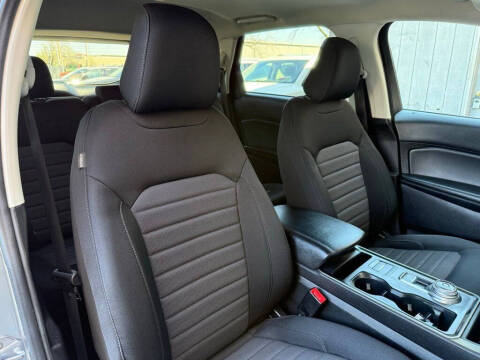 2021 Ford Edge SE