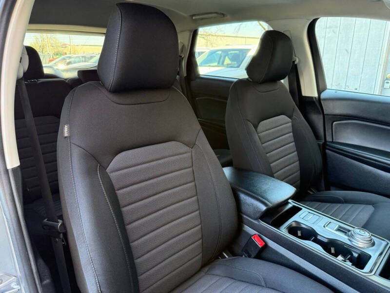 2021 Ford Edge SE