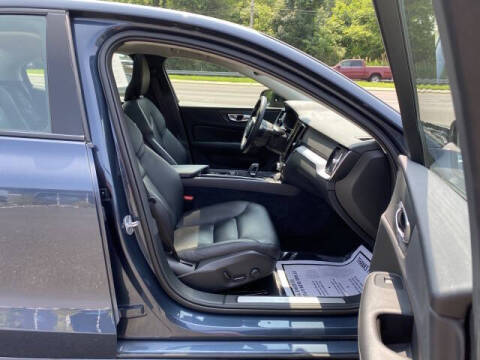 2024 Volvo S60 B5 Core Dark Theme