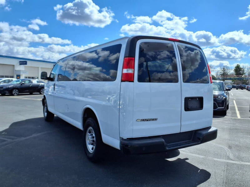 2022 Chevrolet Express LS 3500