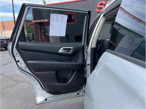 2020 Nissan Pathfinder Platinum