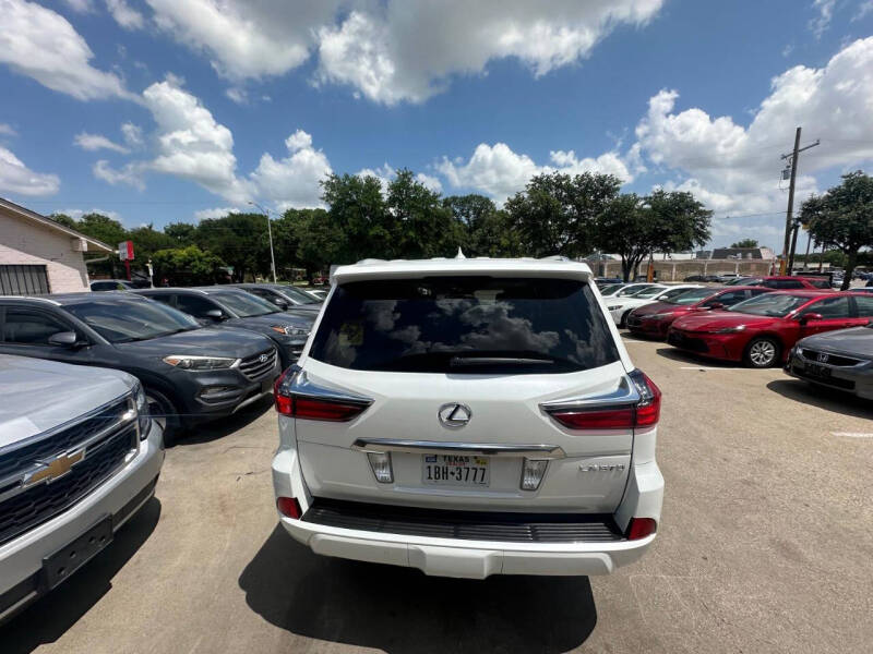 2016 Lexus LX 570