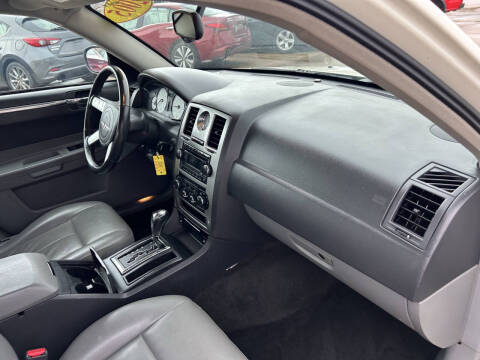 2005 Chrysler 300 Limited