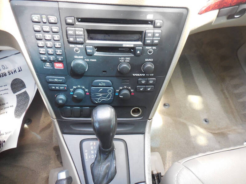 2004 Volvo XC70