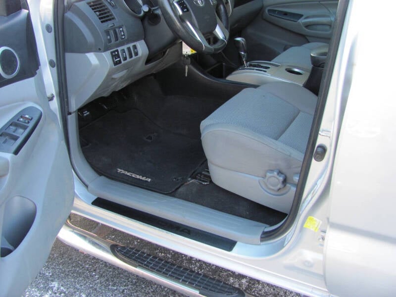 2012 Toyota Tacoma Base photo 15