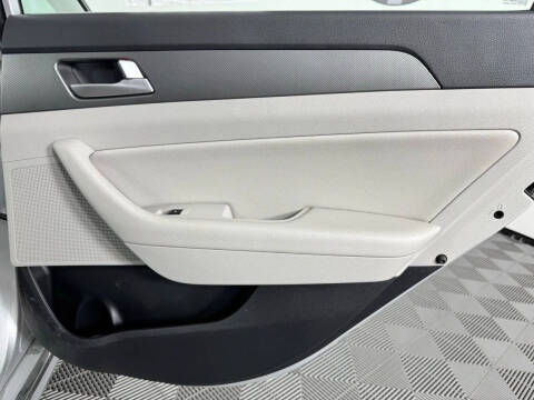 2016 Hyundai Sonata Hybrid SE