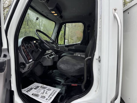 2011 Freightliner M2 106