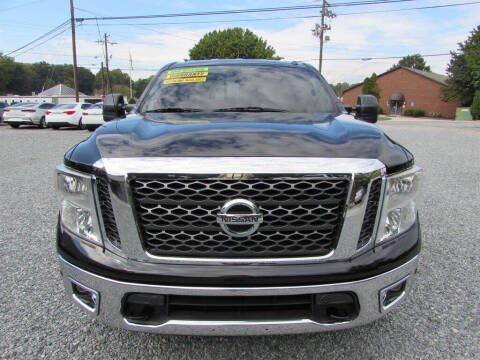 2017 Nissan Titan SV