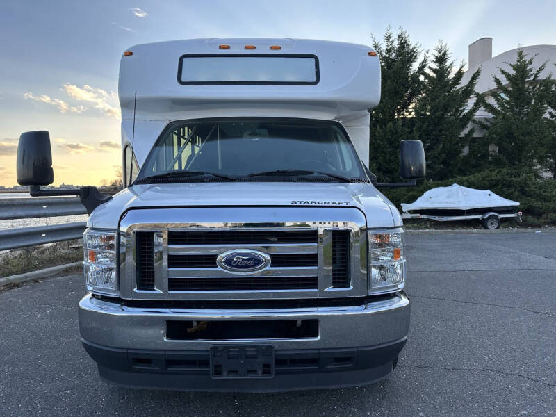 2023 Ford E-Series E-450 SD