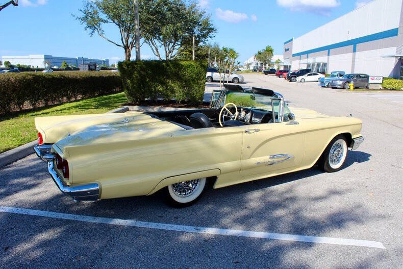 1959 Ford Thunderbird