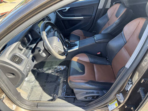 2016 Volvo V60 Cross Country T5