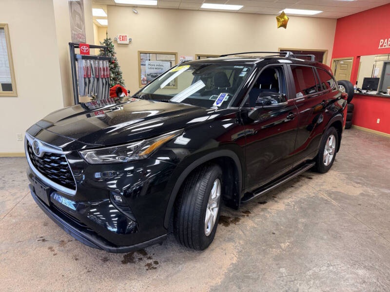 2023 Toyota Highlander LE