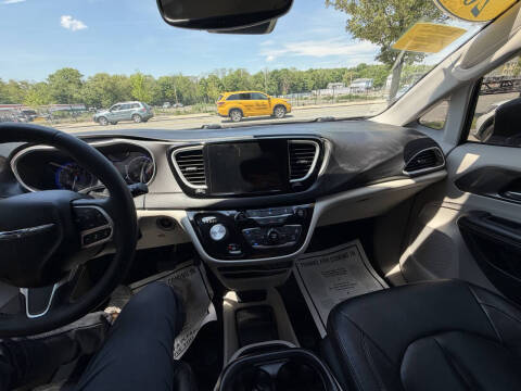 2022 Chrysler Pacifica Touring L