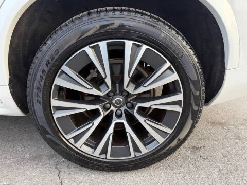 2020 Volvo XC90 T6 Momentum 7-Passenger