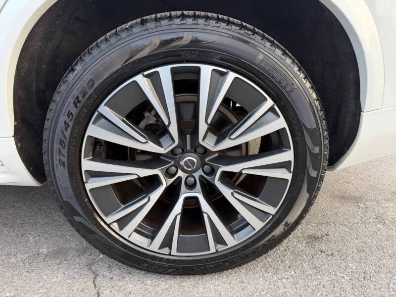 2020 Volvo XC90 T6 Momentum 7-Passenger