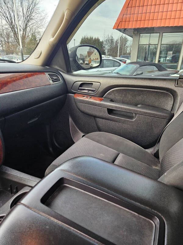 2011 Chevrolet Avalanche LS