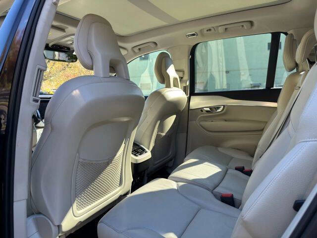 2018 Volvo XC90 T6 Momentum