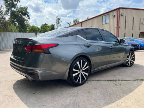 2022 Nissan Altima 2.5 SR