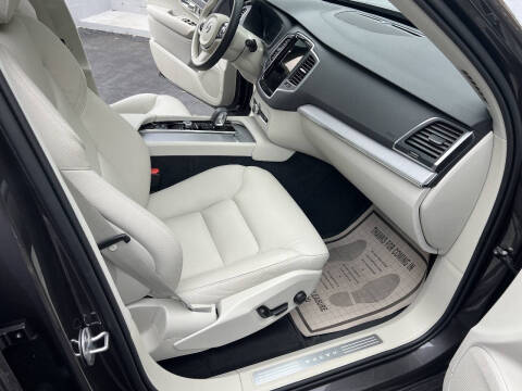 2024 Volvo XC90 B5 Core Bright Theme