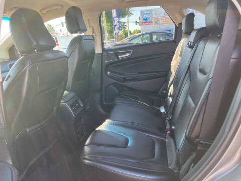 2021 Ford Edge Titanium