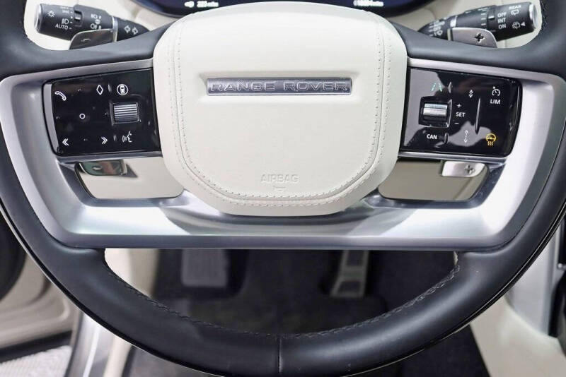 2025 Land Rover Range Rover P530 SE