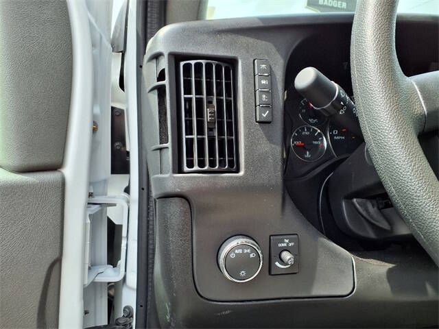 2025 Chevrolet Express 3500