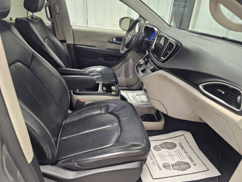 2022 Chrysler Pacifica Touring L