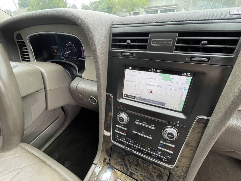 2016 Lincoln Navigator Select