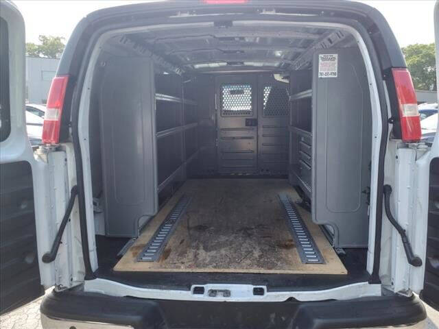 2022 Chevrolet Express 2500