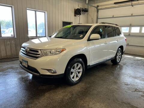2013 Toyota Highlander for sale at Sand's Auto Sales in Cambridge MN