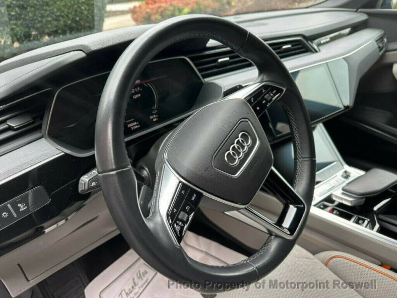 2024 Audi Q8 Sportback e-tron quattro Prestige S line