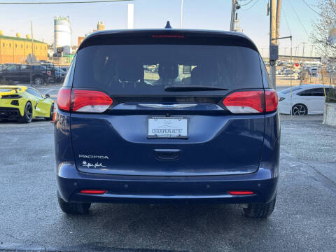 2018 Chrysler Pacifica LX