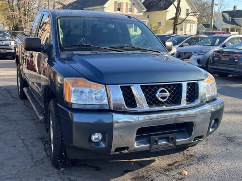 2014 Nissan Titan SV