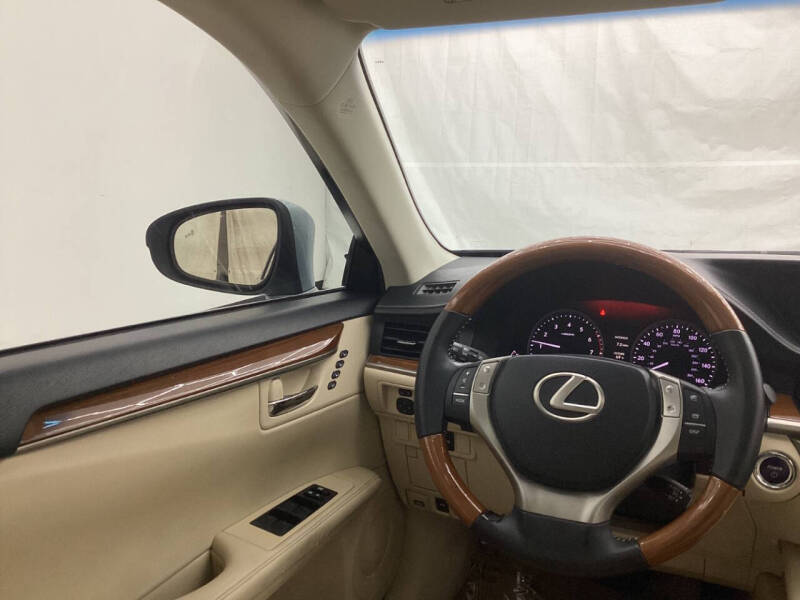 2013 Lexus ES 300h