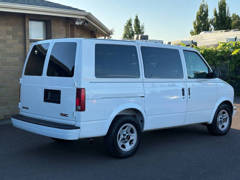 2003 GMC Safari SLT