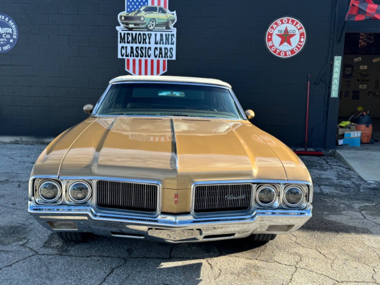 1970 Oldsmobile Cutlass Supreme for sale at Memory Lane Classic Cars in Bushnell, FL