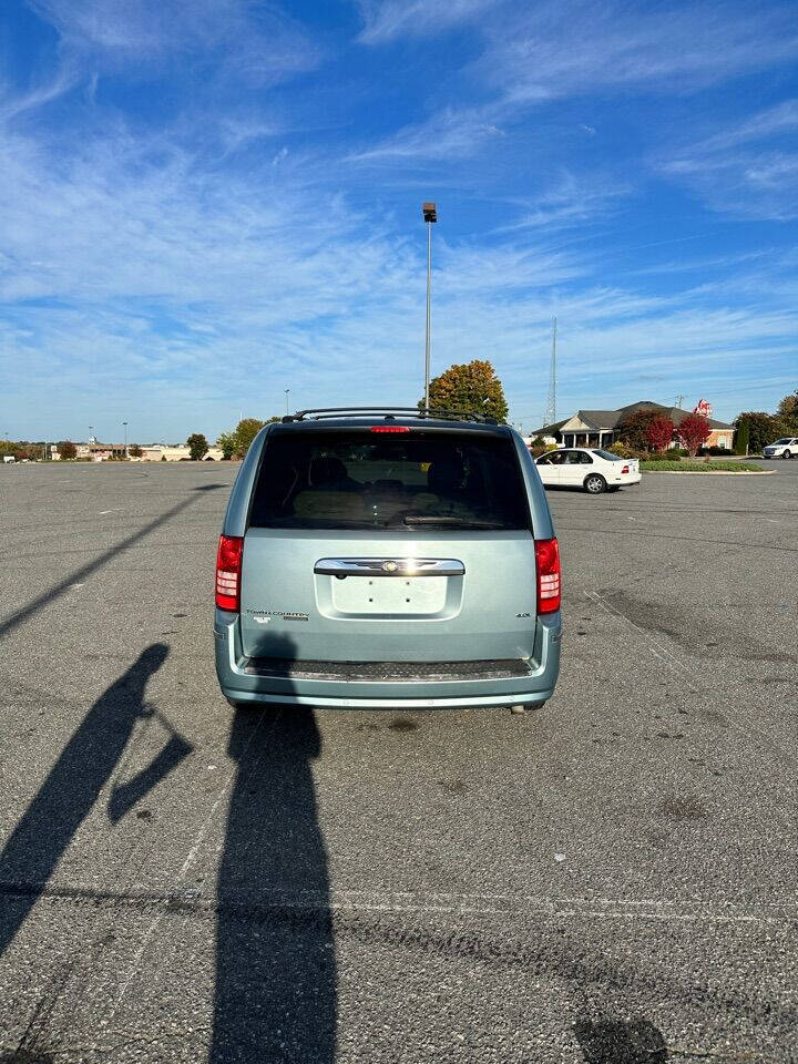 2008 Chrysler Town and Country for sale at Concord Auto Mall in Concord, NC