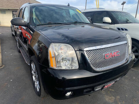 2012 GMC Yukon for sale at LEGACY AUTO GROUP LLC in Canton OH